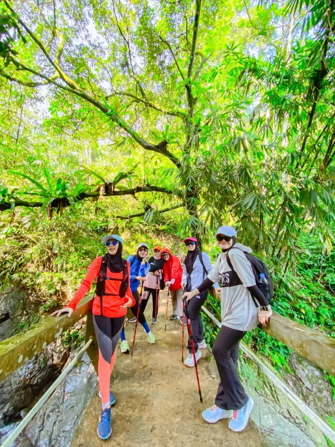 Perjalanan rombongan menuju Curug Love